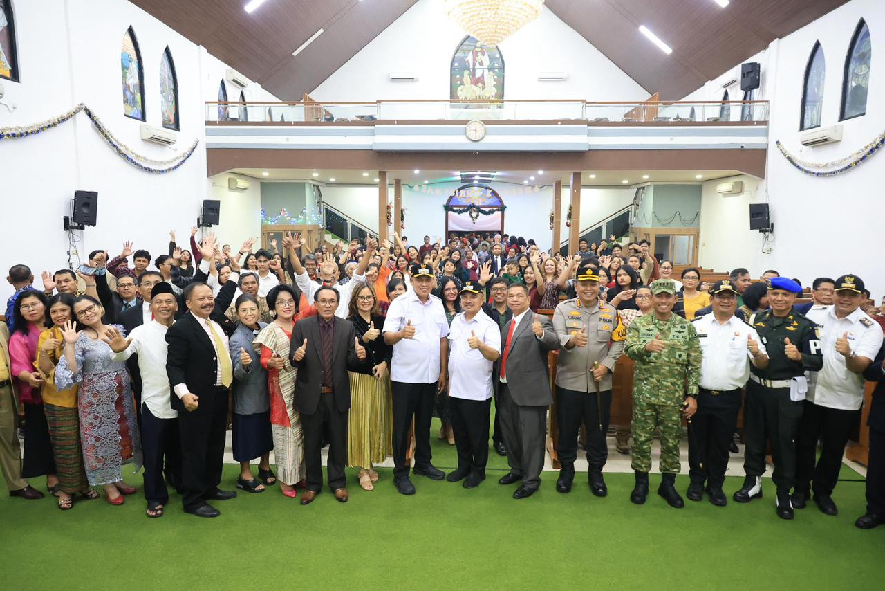 Hadiri Perayaan Natal di Gereja Tiberias, Wali Kota Bekasi Ajak Warga Perkuat Empati dan Kebersamaan