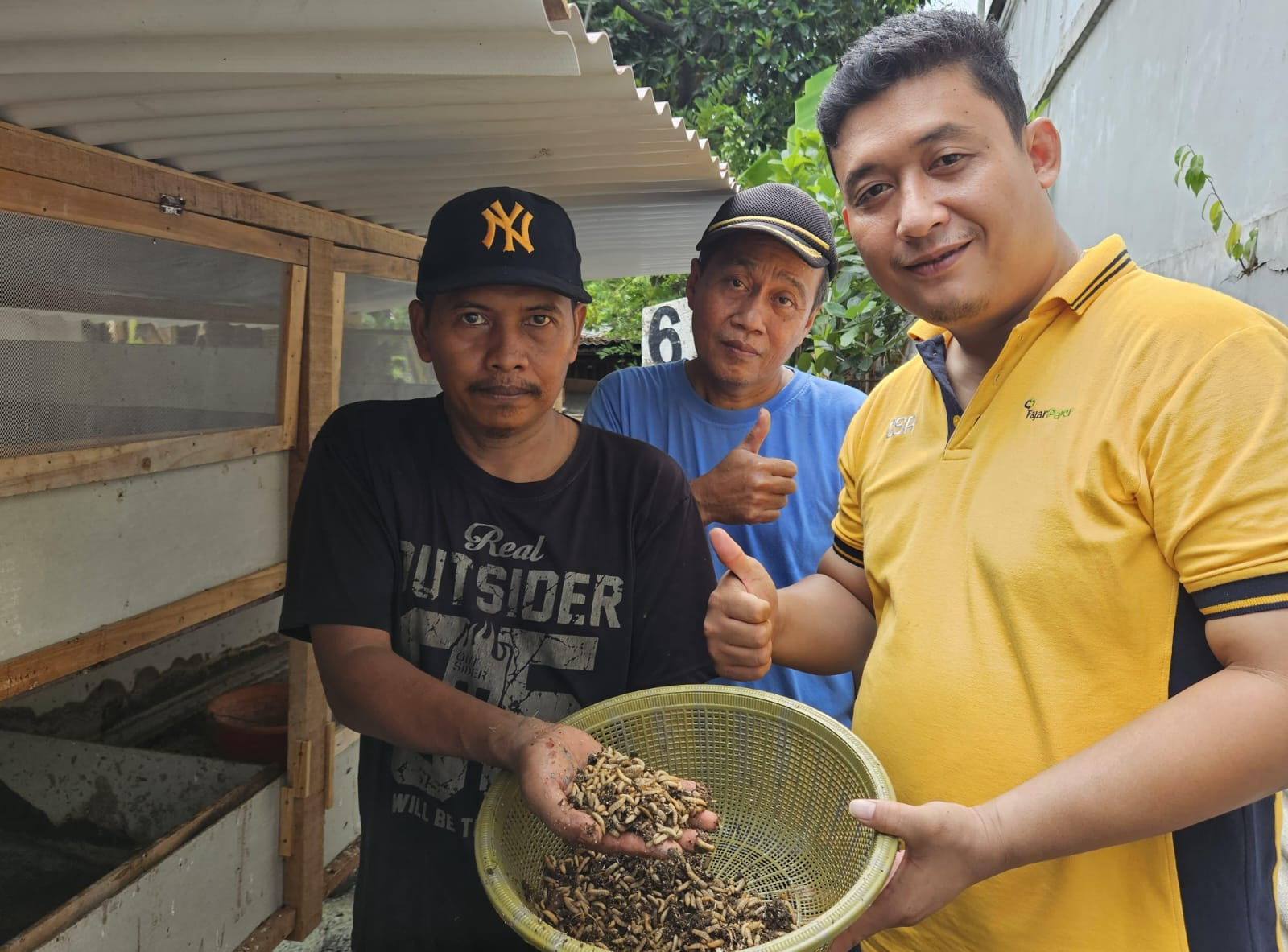 Perkuat Komitmen Keberlanjutan FajarPaper Melalui Program Budidaya Berbasis Ekonomi Sirkular di Kab. Bekasi