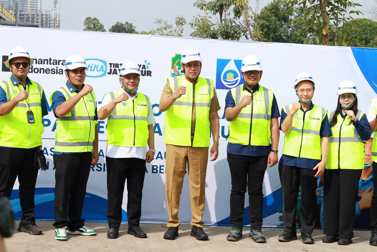 Hadapi Ancaman Kekeringan, Wali Kota Bekasi Lepas 11 Armada Water Trucking untuk Pastikan Pasokan Air Bersih Tetap Aman