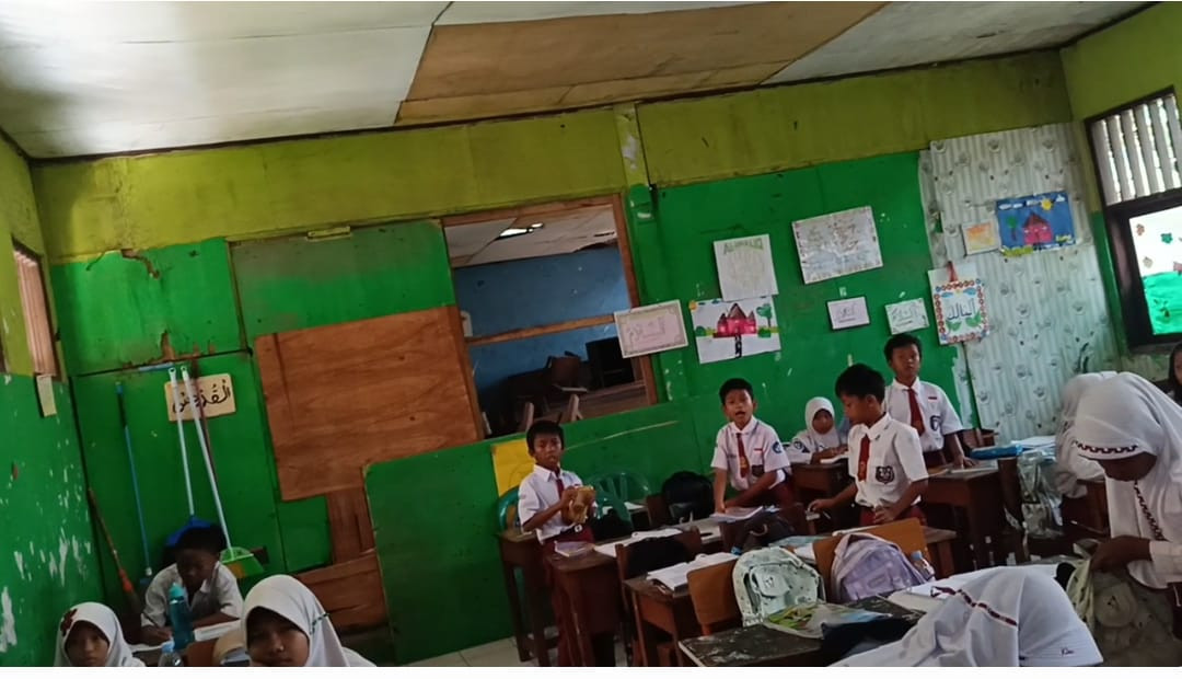 Ruang Kelas Rusak Parah, Orang Tua dan Guru SDN Mekarwangi 04 Minta Pemerintah Segera Bertindak
