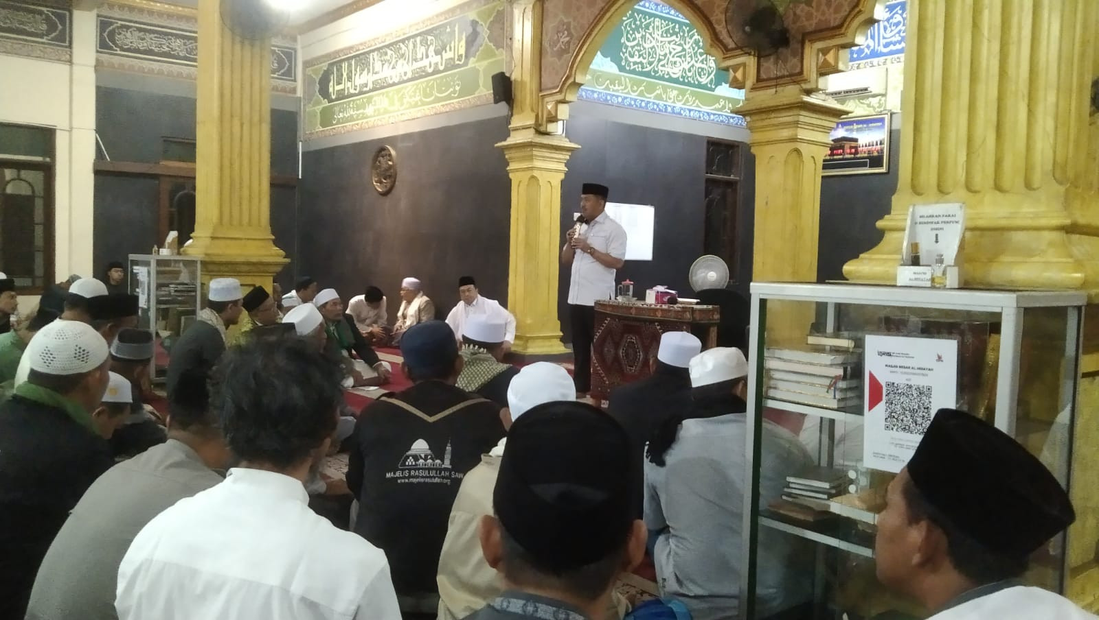 Bersama Forkopimcam Cikarang Barat, Kanit Binmas Ikuti Kegiatan Subuh Keliling