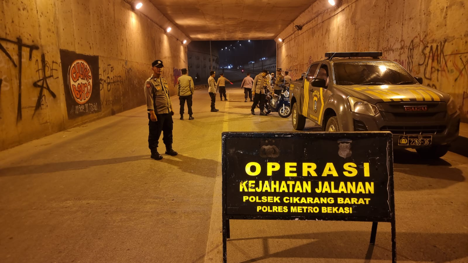 Polsek Cikarang Barat Gelar OKJ dan Operasi Biru di Underpass Cibitung