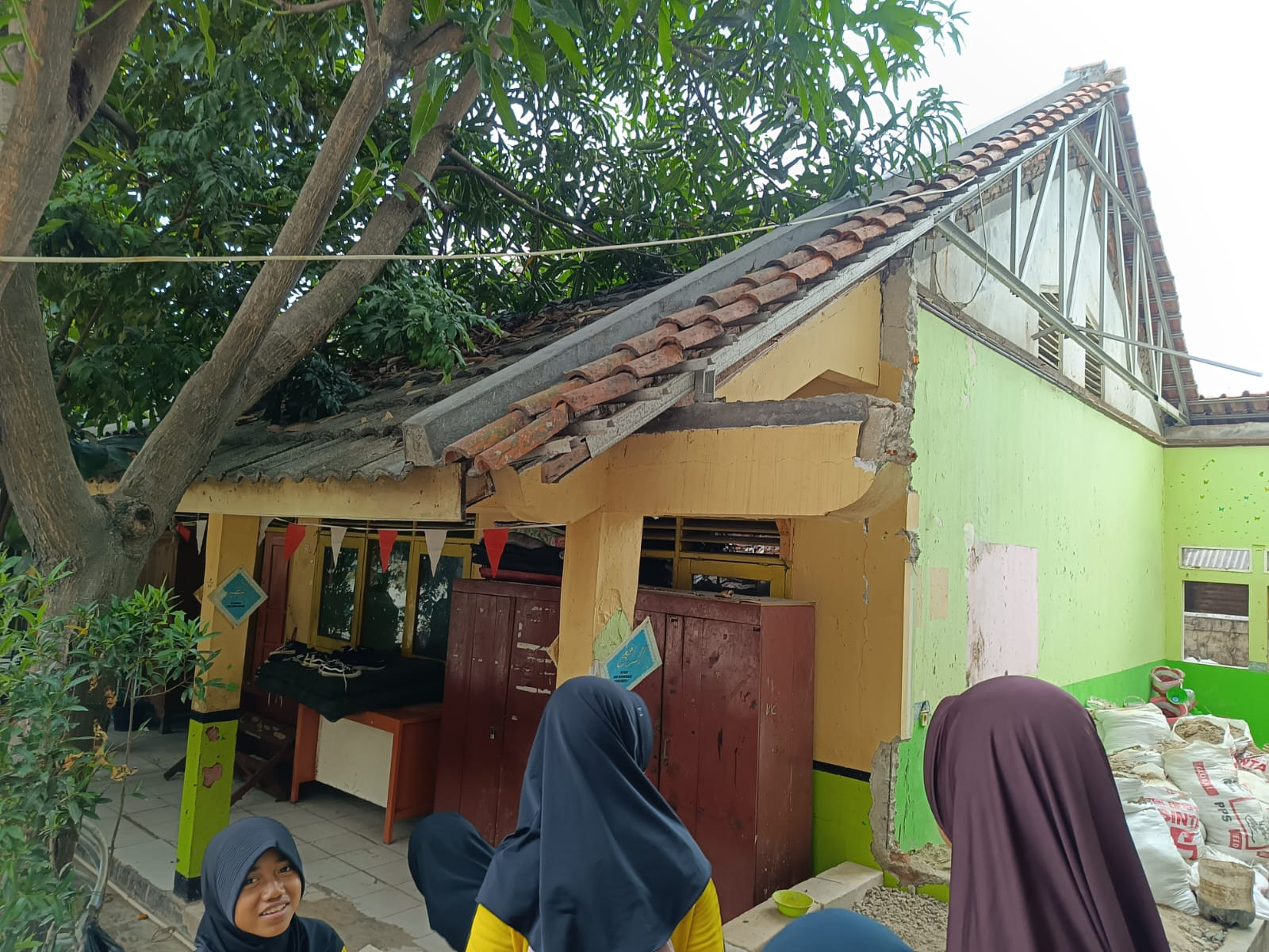 SDN Sukadanau 05 Cikarang Barat Butuh Perhatian, Tiga Ruang Kelas Tua dari Tahun 1990 Mendesak untuk Direhabilitasi