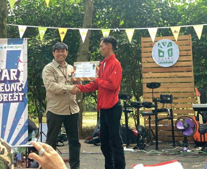 Volunteer Komunitas Save Kali Cikarang Raih Juara 1 Lomba Wana Lestari se-Jawa Barat 2024