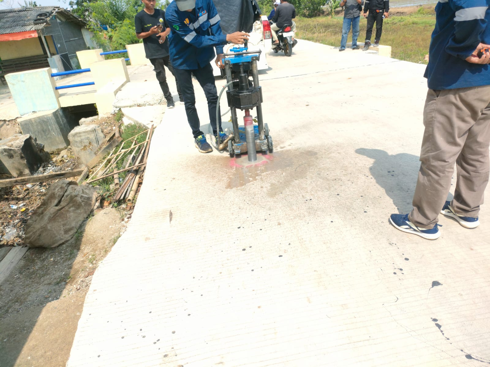 Diduga Titik Core Drill Sudah Ditandai, Sekjen LP-KPK Kecam DSDABMBK dan Kontraktor Jalan Kobak Rante-Pulo Kecil