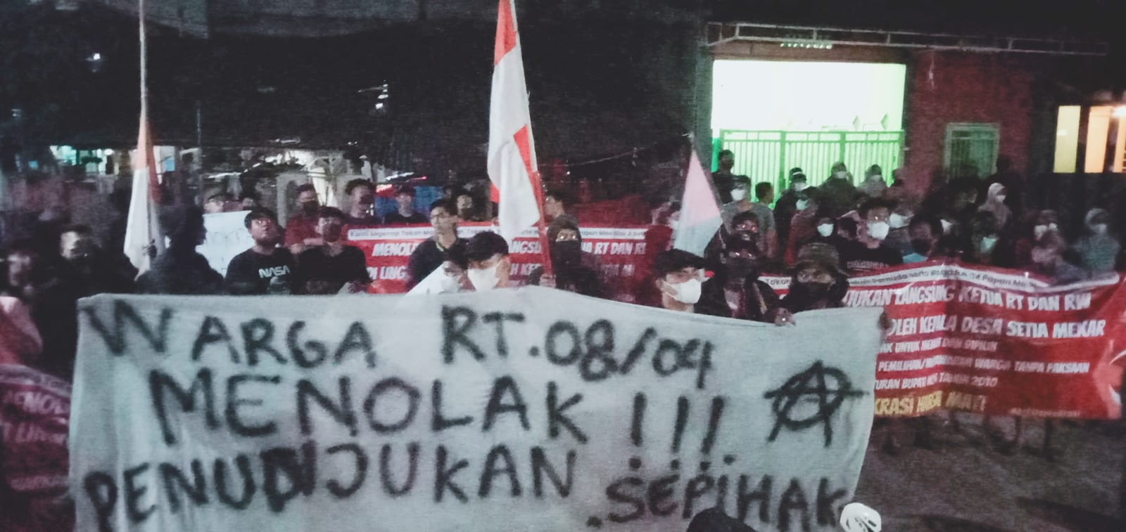 Warga RW 04 Papan Mas Gelar Aksi, Tolak Penunjukan Ketua RT/RW Oleh Pemdes Setiamekar