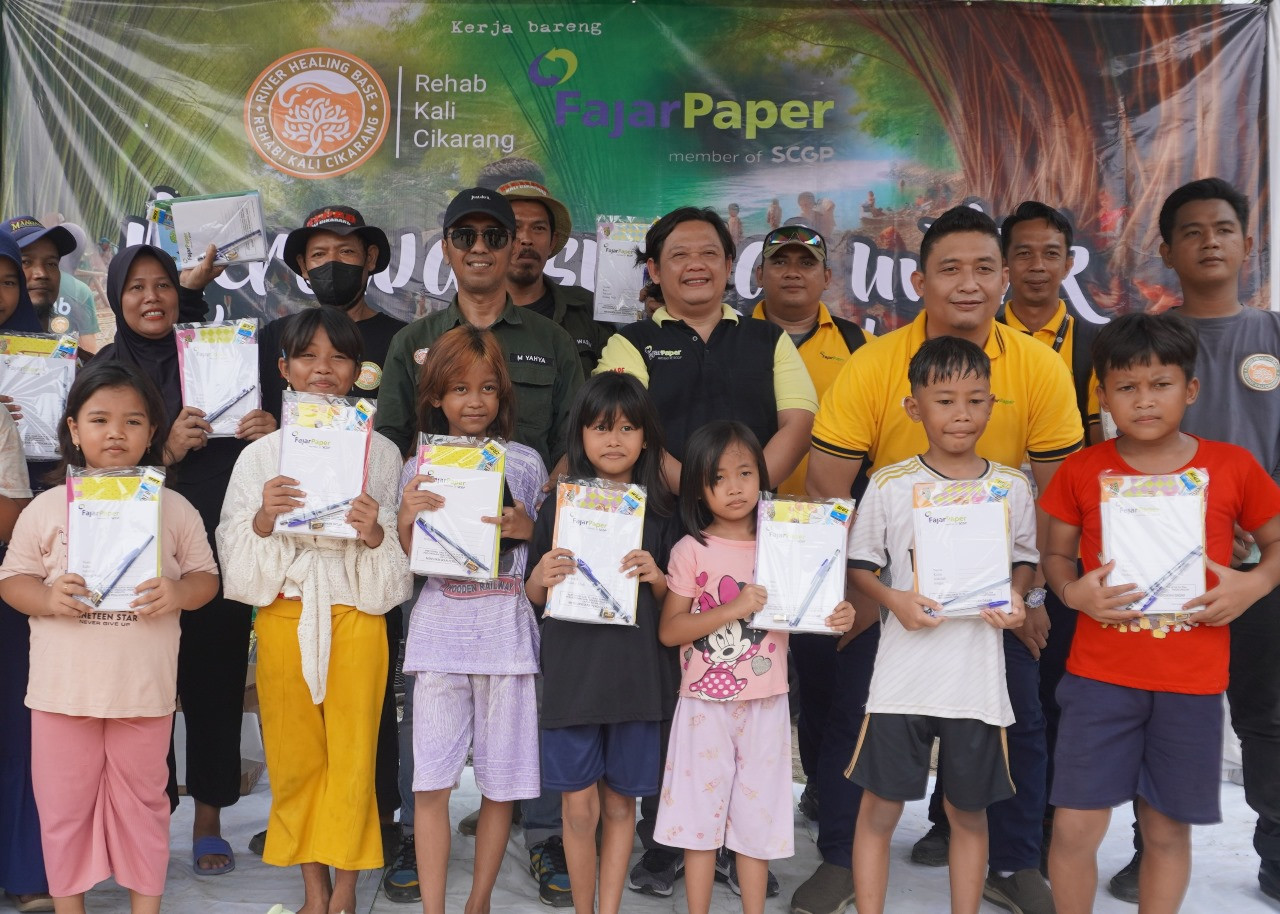 FajarPaper Lakukan Aksi Kebersihan dan Kelestarian Kali Cikarang, Sebuah Upaya Pelestarian Lingkungan Hidup