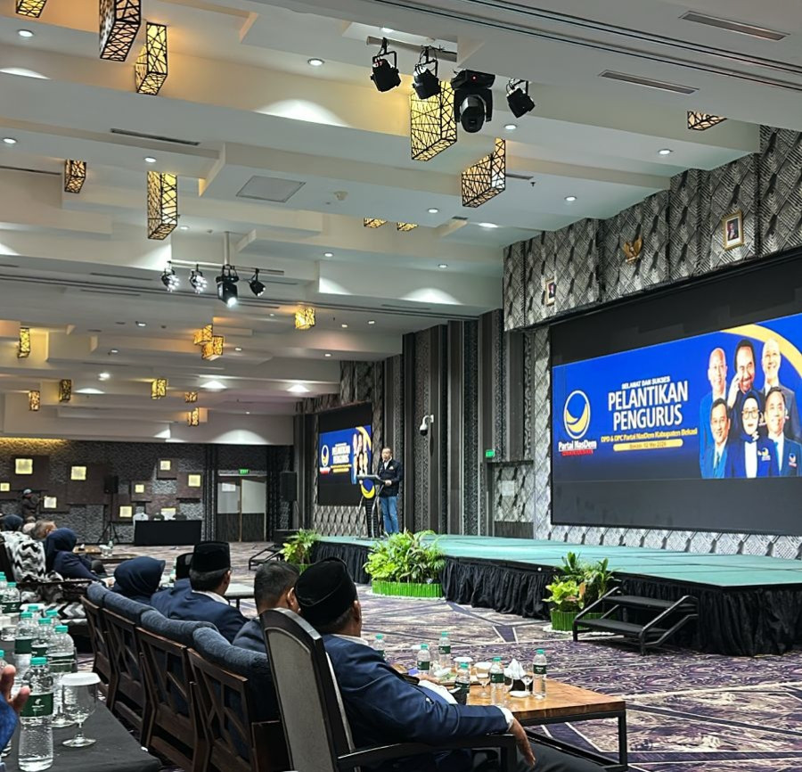 Siqom Resmi Pimpin NasDem Bekasi, Targetkan 7 Kursi DPRD di Pemilu 2029