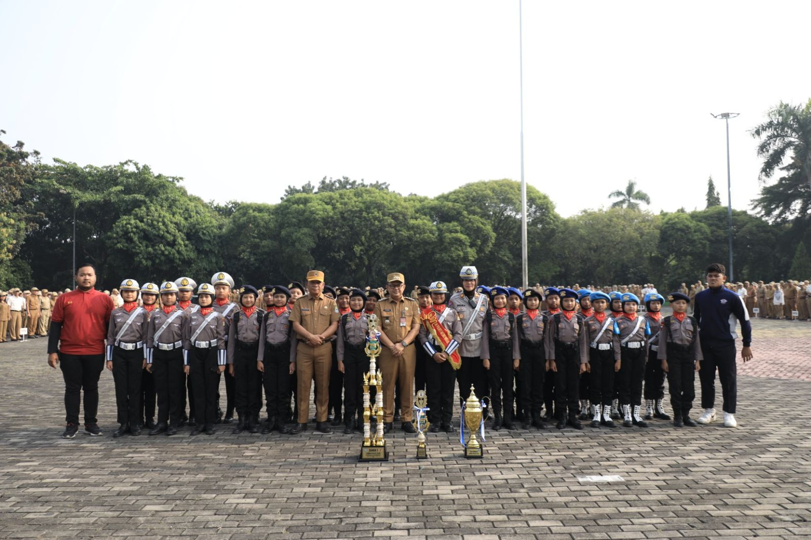 Pj Wali Kota Bekasi Apresiasi Prestasi dan Purna Tugas dalam Apel Pagi