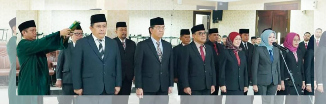 Bupati Bekasi Lantik 14 Pejabat Pimpinan Tinggi Pratama, Teguhkan Komitmen Perkuat Birokrasi dan Pelayanan Publik