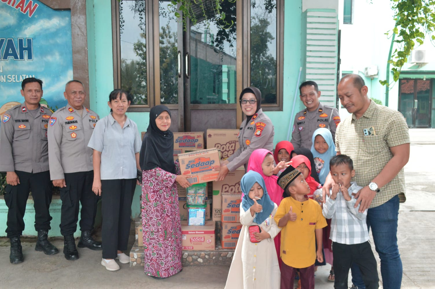 Polsek Tambun Selatan dan PT Tambun Distribusindo Gelar Aksi Sosial di Panti Asuhan An-Nuriyyah