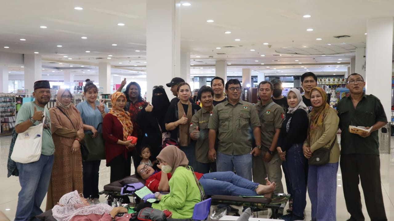 Gandeng PMI, IKA SMANSASI Bersama BHC Shooting Club Gelar Aksi Donor Darah di Blumall Plaza