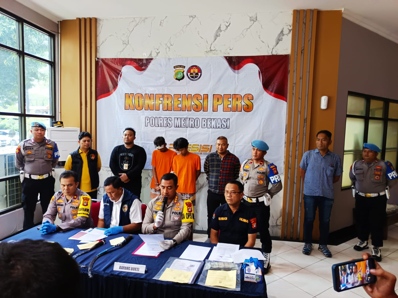 Polres Metro Bekasi Ungkap Kasus Tindak Pidana Kejahatan Jaminan Fidusia dan Penggelapan