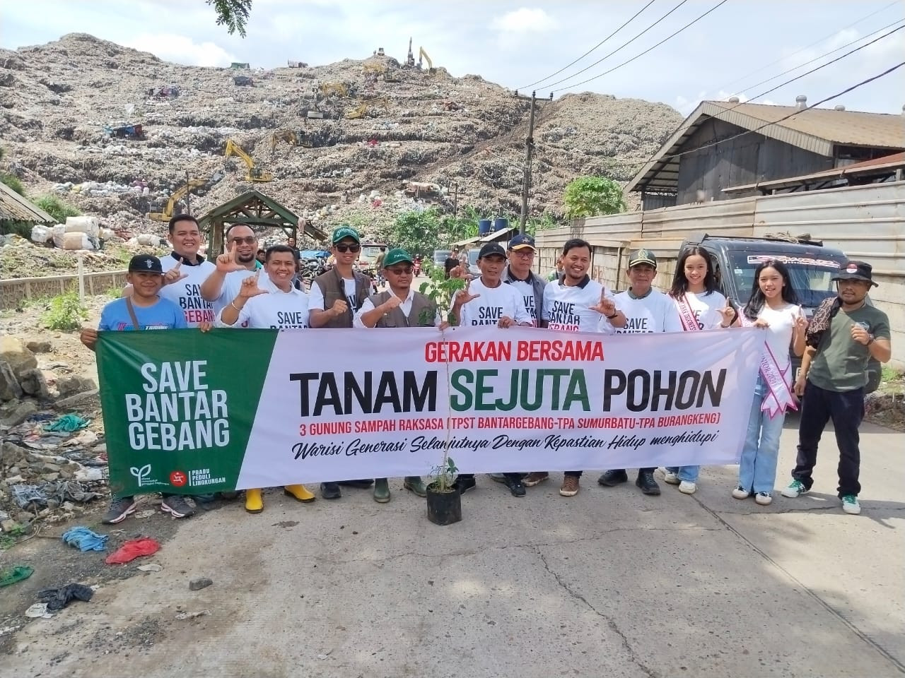 Menanam Pohon di Tengah Krisis Lingkungan: Sinyal Darurat dari Bantargebang