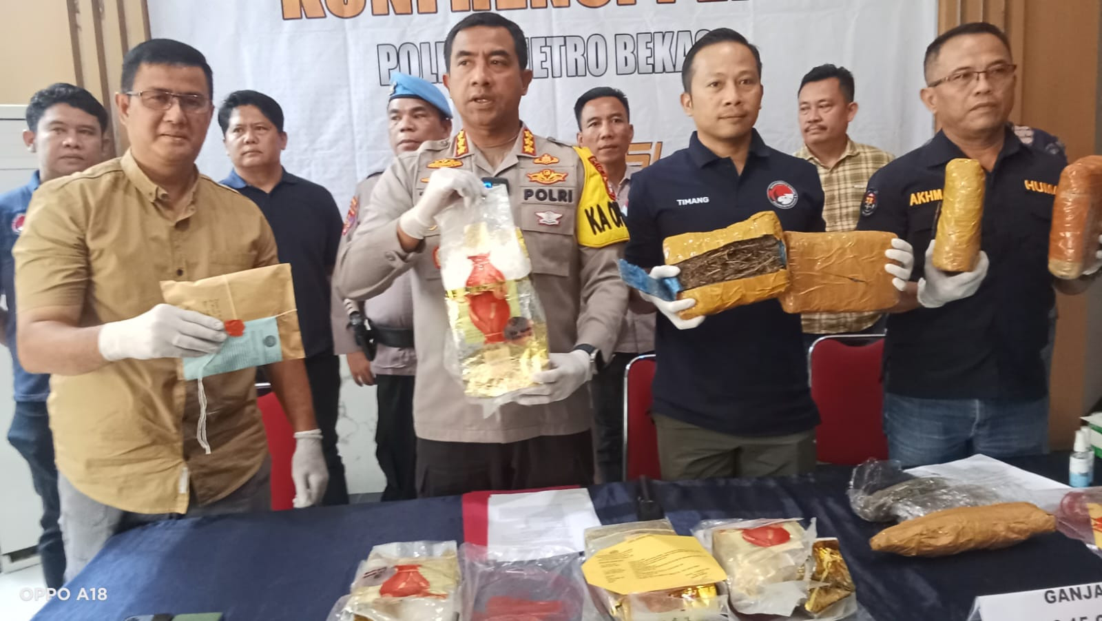 Polres Metro Bekasi Bekuk Tiga Tersangka Peredaran Narkotika Senilai Rp4, 7 Miliyar