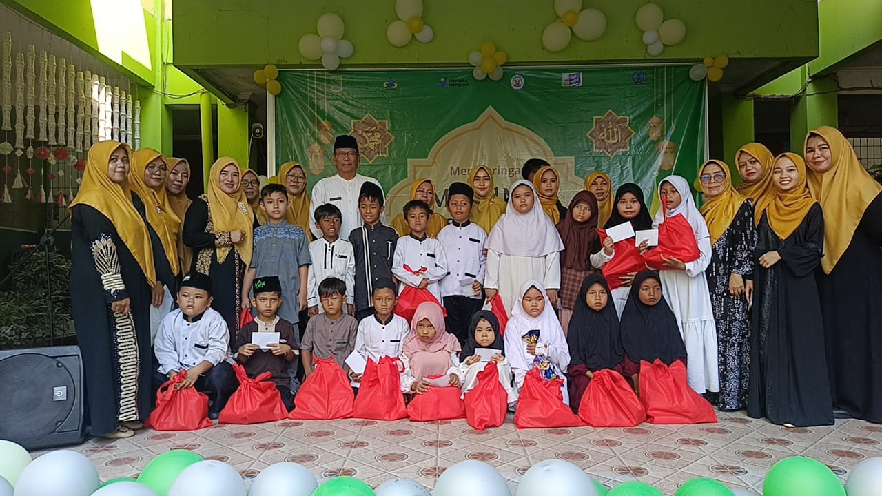 SDN Telajung 02 Cikarang Barat Peringati Maulid Nabi Muhammad SAW, Santuni 70 Anak Yatim