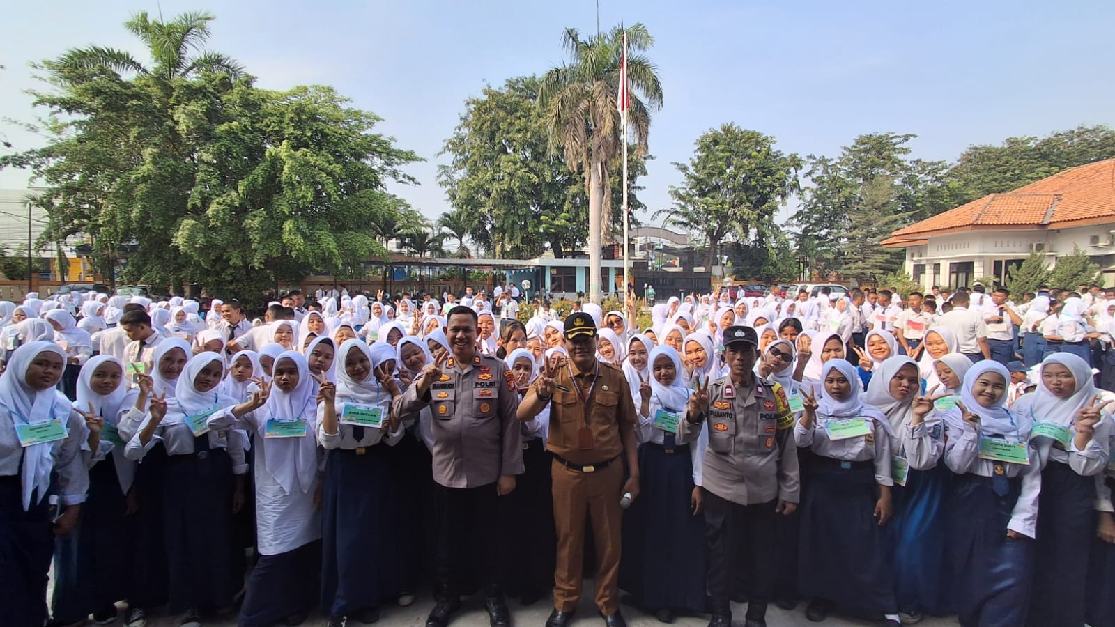SMKN 2 Cikarang Barat Bangun Karakter Sejak Hari Pertama MPLS 2026, Libatkan TNI, Polri, Puskesmas hingga PPA Kabupaten Bekasi