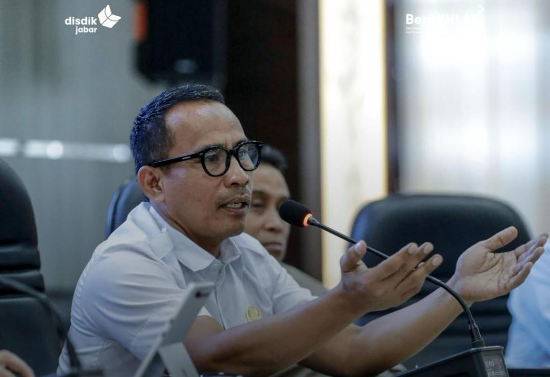 Sekolah MAUNG Dalam Bingkai Kritik