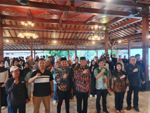 drg. Putih Sari bersama Kementerian P2MI Edukasi Masyarakat Bekasi, Dorong Lulusan SMK Siap Bekerja ke Luar Negeri Secara Aman