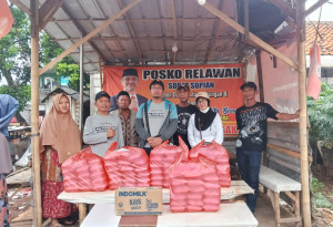 Jumat Berkah Gerindra Tambun Selatan, 200 Nasi Kotak dan Susu Dibagikan ke Warga Tridayasakti
