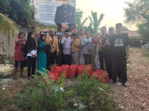 Gerindra Setiamekar Gandeng Kasan Abdullah Gelar Jumat Berkah, Bagikan 200 Paket Makanan untuk Warga