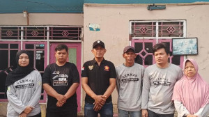 Jumat Berkah Gerindra Tambun Selatan, Ratusan Paket Makanan Dibagikan untuk Warga Setiadarma