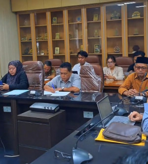 Komisi IV DPRD Karawang Bahas Raperda Penyelenggaraan Kearsipan Bersama OPD dan Akademisi