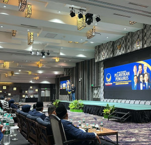 Siqom Resmi Pimpin NasDem Bekasi, Targetkan 7 Kursi DPRD di Pemilu 2029