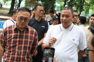 Wali Kota Tri Adhianto Tinjau Penataan Alun-Alun Kota Bekasi, Siapkan Fasilitas Inovatif dan Ramah Keluarga