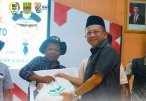 190 Becak Listrik dan 210 Tablet Diserahkan untuk 18 Sekolah di Kabupaten Bekasi